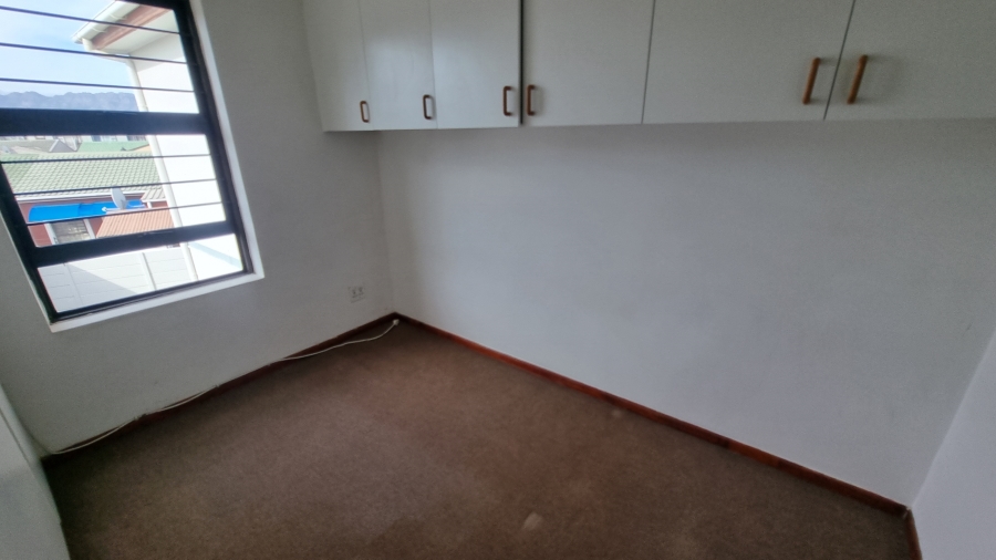 2 Bedroom Property for Sale in Twin Palms Western Cape